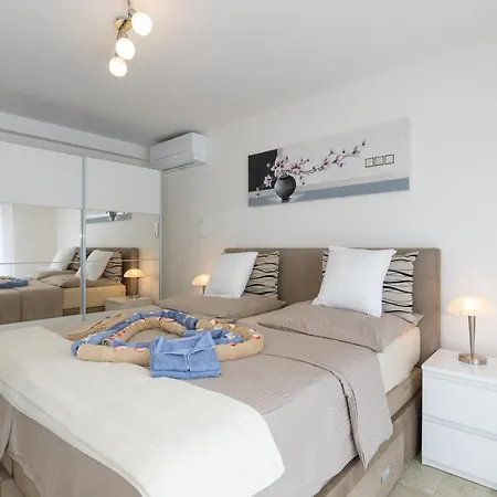 Апартаменты House Zrile With Garden And Jacuzzi Башка