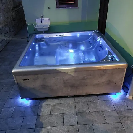 Apartman House Zrile With Garden And Jacuzzi