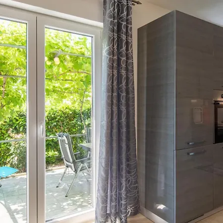 House Zrile With Garden And Jacuzzi Апартаменты *
