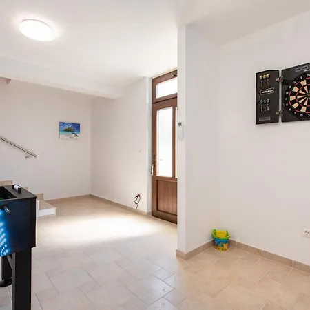 House Zrile With Garden And Jacuzzi * Башка