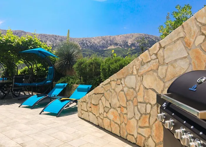 Lägenhet House Zrile With Garden And Jacuzzi Baška