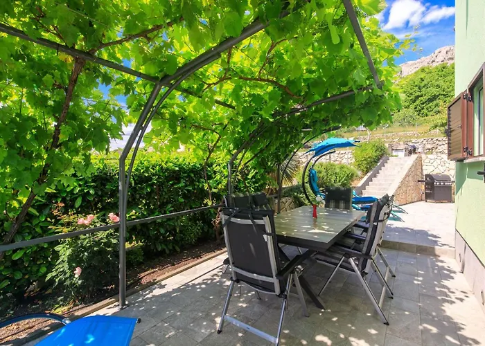House Zrile With Garden And Jacuzzi Lägenhet *