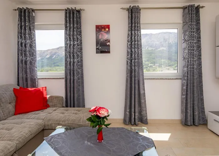 Lägenhet House Zrile With Garden And Jacuzzi Baška