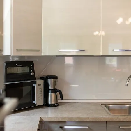 House Zrile With Garden And Jacuzzi Baška