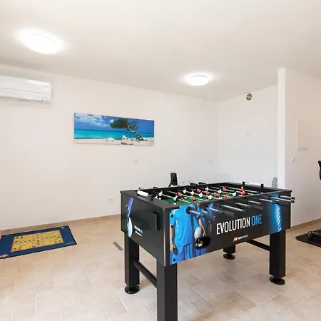 House Zrile With Garden And Jacuzzi Apartamento Baška