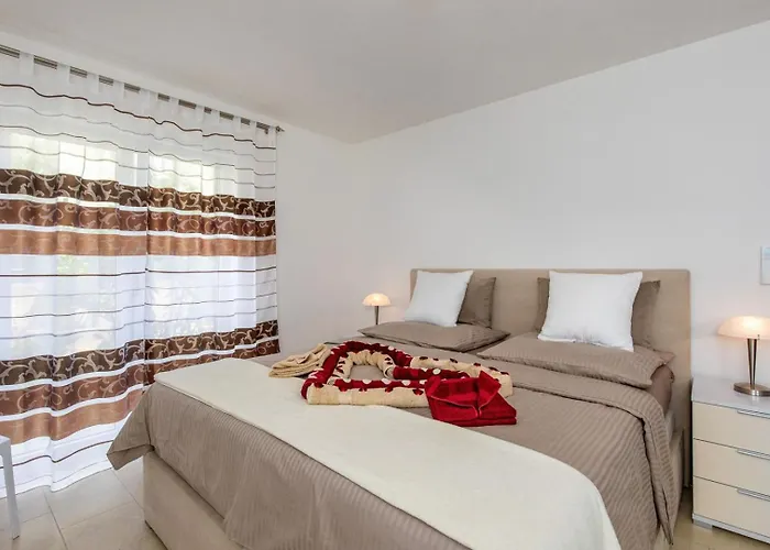 Apartment House Zrile With Garden And Jacuzzi Baska (Krk)