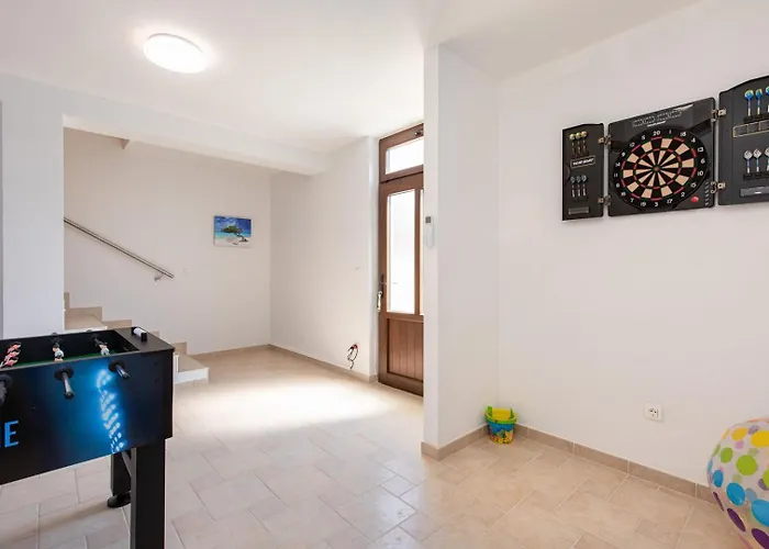 House Zrile With Garden And Jacuzzi * Baska (Krk)