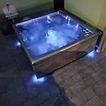 House Zrile With Garden And Jacuzzi *