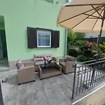 House Zrile With Garden And Jacuzzi Baška