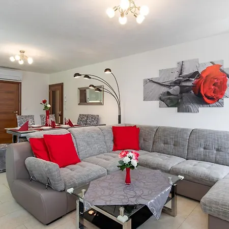 House Zrile With Garden And Jacuzzi Lejlighed Baška